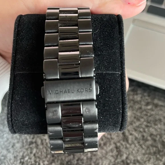 Men’s all black michael kors watch - Picture 2 of 2